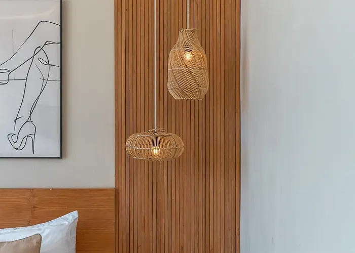 Loom - Contemporary 2br With Pool In Vibrant Villa