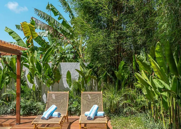 Loom - Contemporary 2br With Pool In Vibrant Villa