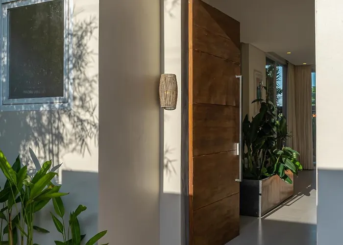 Loom - Contemporary 2br With Pool In Vibrant *
