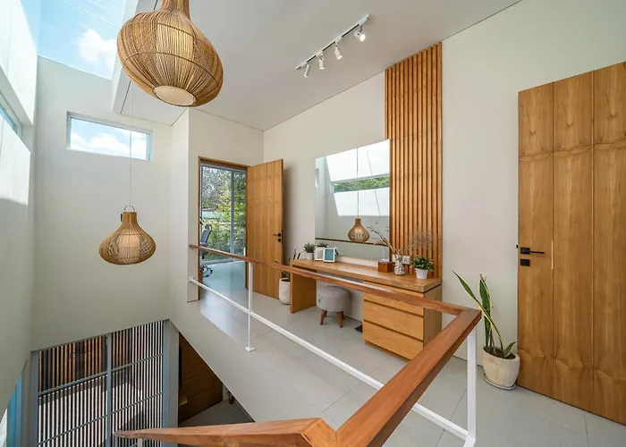 Villa Loom - Contemporary 2br With Pool In Vibrant