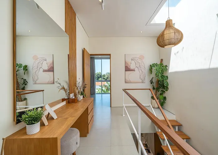Loom - Contemporary 2br With Pool In Vibrant